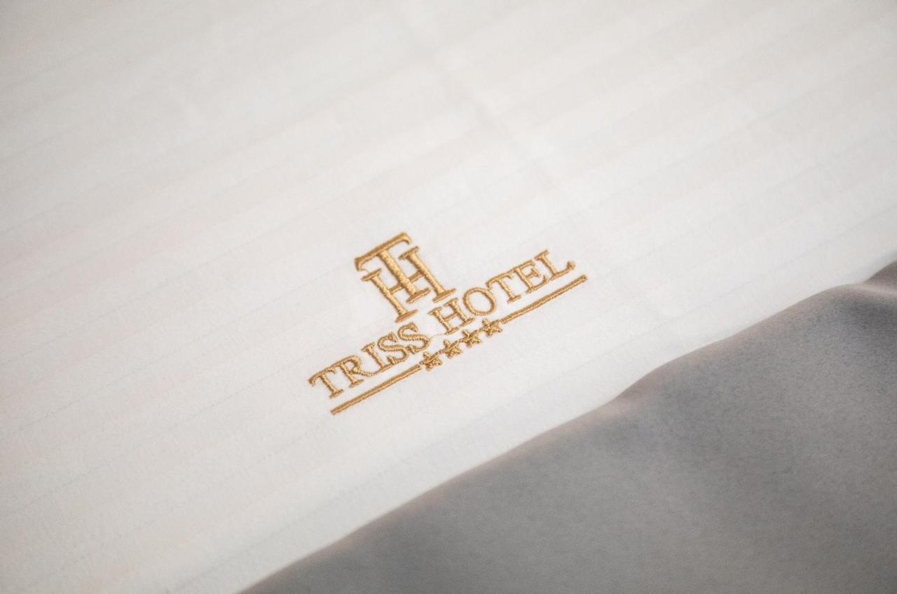 Triss Hotel Tirana Exterior foto